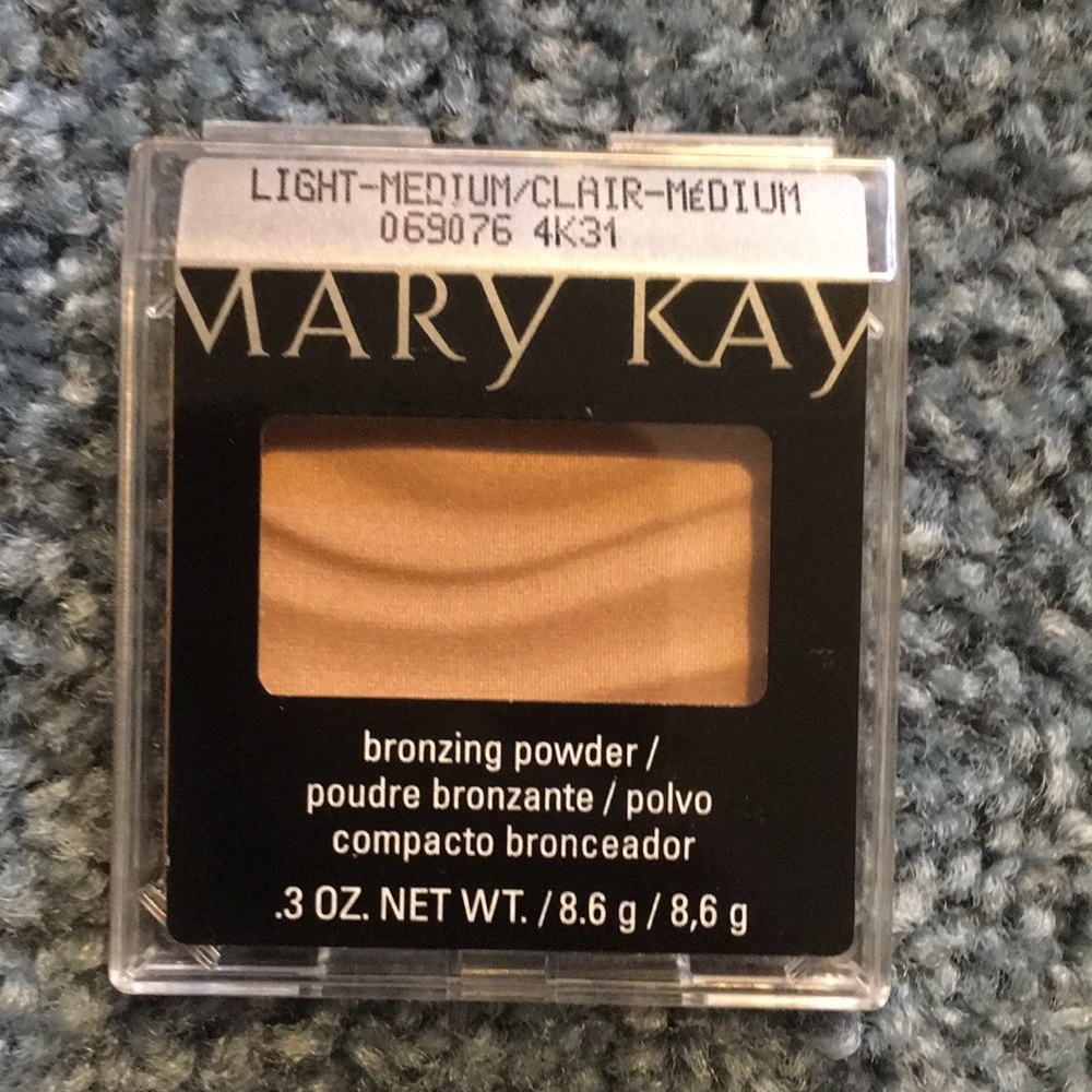 Mary Kay light-medium powder bronzer